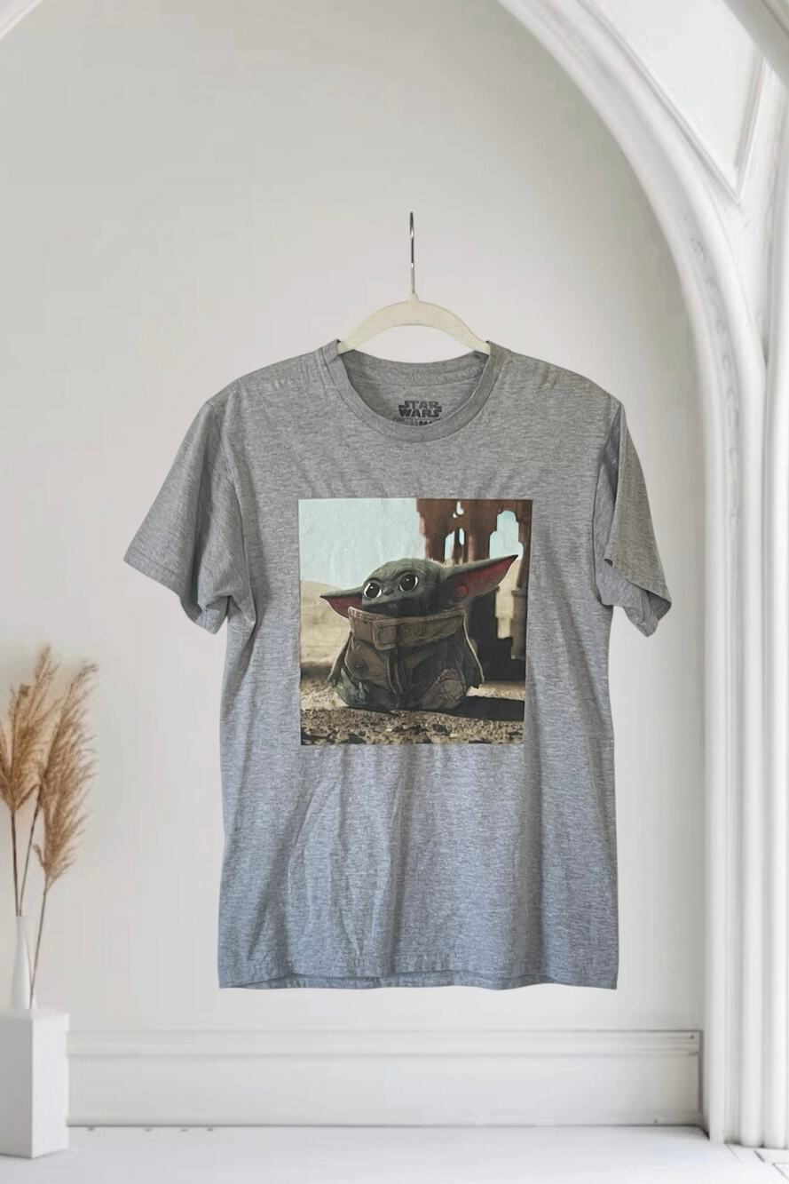 Baby Yoda Star Wars T-Shirt Size Small